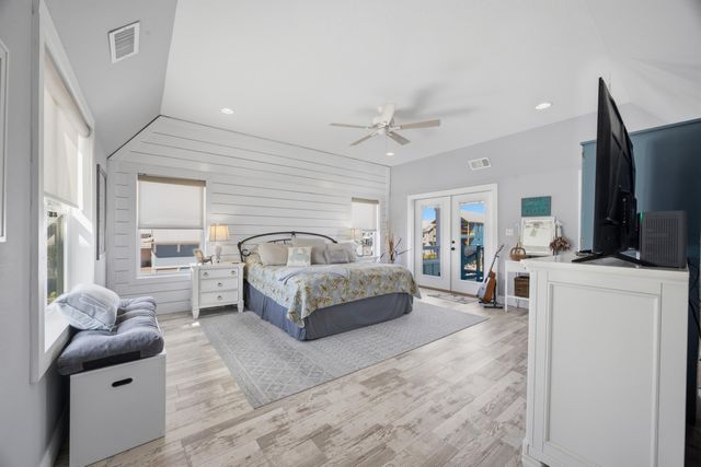 7390 Gulf Boulevard, Navarre, FL 32566