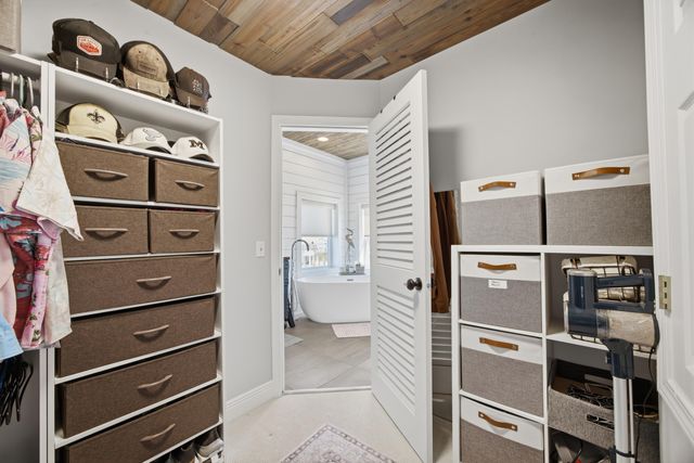 7390 Gulf Boulevard, Navarre, FL 32566