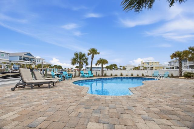 7390 Gulf Boulevard, Navarre, FL 32566