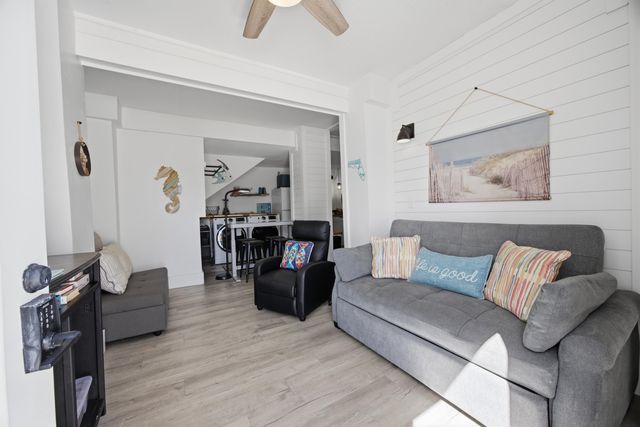 7390 Gulf Boulevard, Navarre, FL 32566