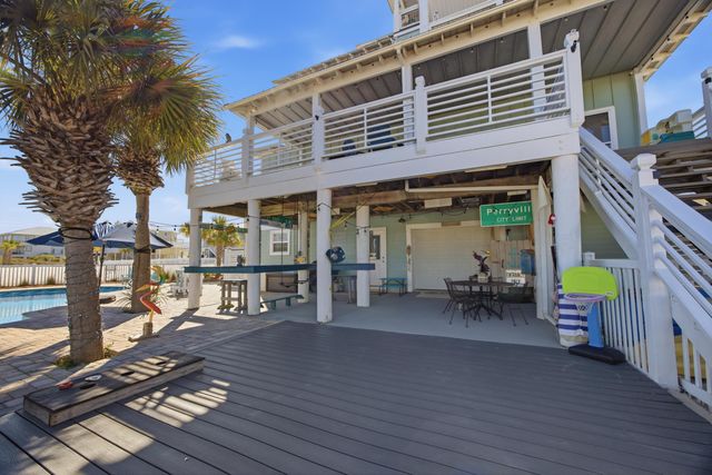 7390 Gulf Boulevard, Navarre, FL 32566