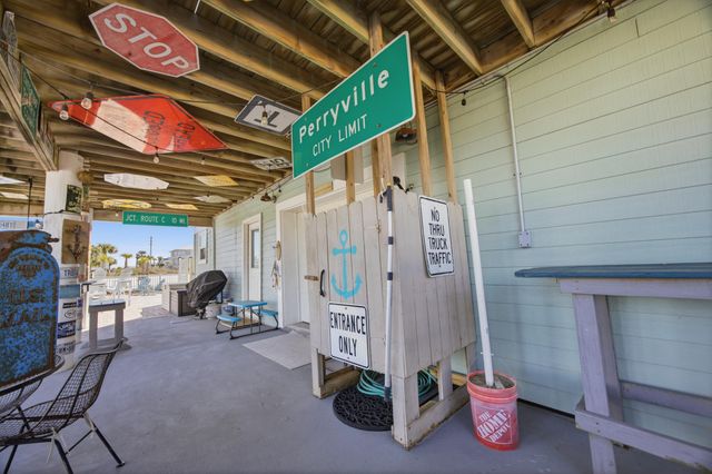 7390 Gulf Boulevard, Navarre, FL 32566