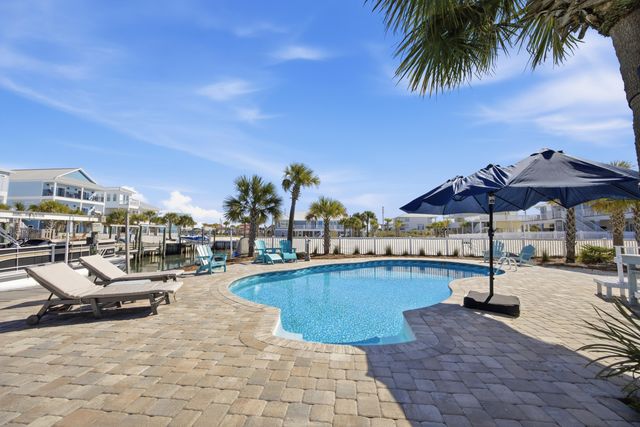 7390 Gulf Boulevard, Navarre, FL 32566