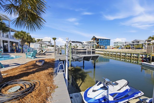 7390 Gulf Boulevard, Navarre, FL 32566