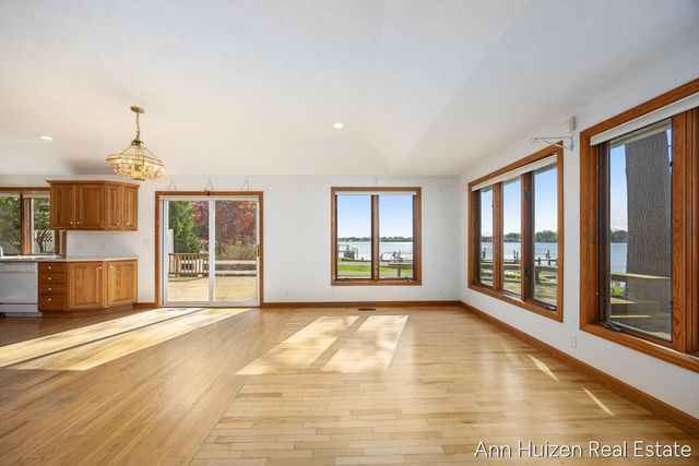 786 N Shore Drive, Park Twp, MI 49424