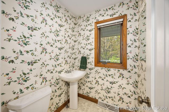 786 N Shore Drive, Park Twp, MI 49424