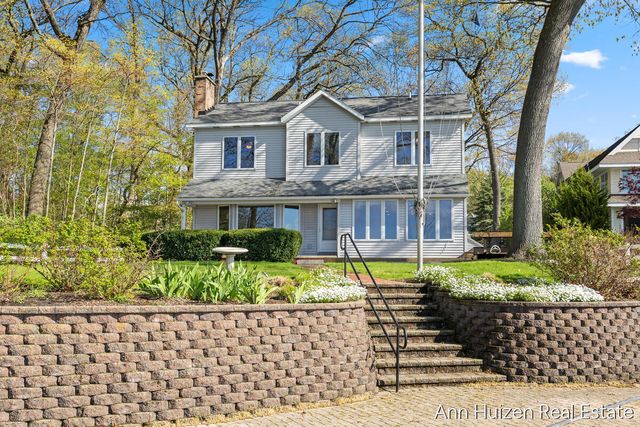 786 N Shore Drive, Park Twp, MI 49424
