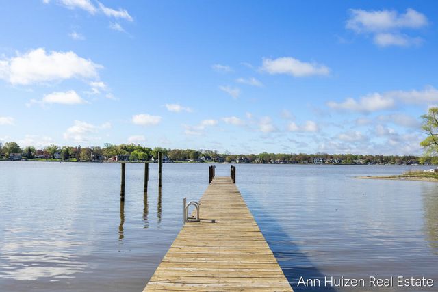 786 N Shore Drive, Park Twp, MI 49424