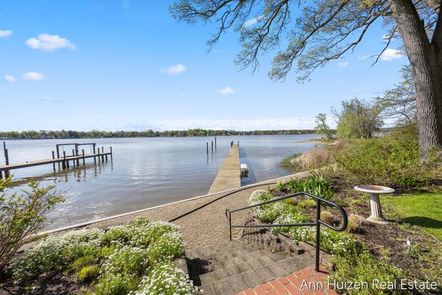 786 N Shore Drive, Park Twp, MI 49424