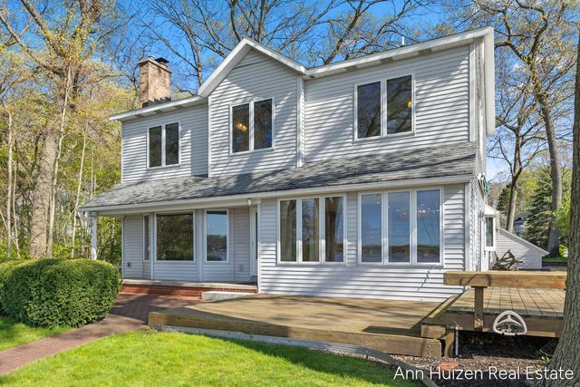 786 N Shore Drive, Park Twp, MI 49424