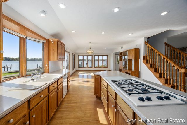 786 N Shore Drive, Park Twp, MI 49424