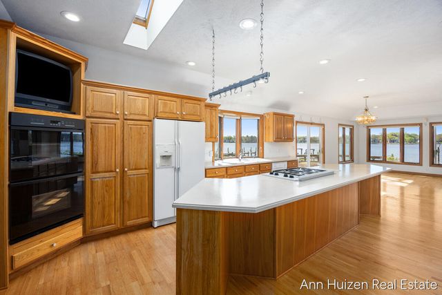 786 N Shore Drive, Park Twp, MI 49424