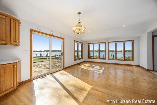 786 N Shore Drive, Park Twp, MI 49424