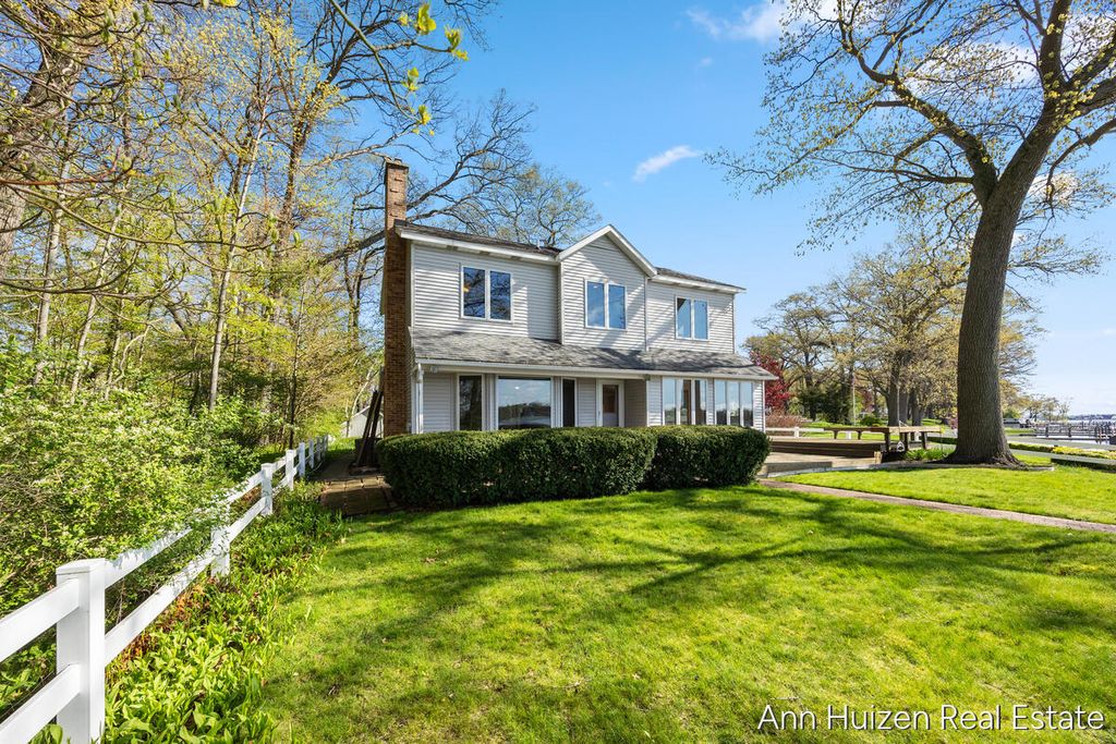 786 N Shore Drive, Park Twp, MI 49424