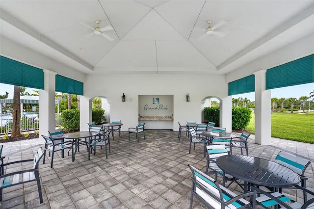10269 CANAVERAL CIRCLE, Sarasota, FL 34241