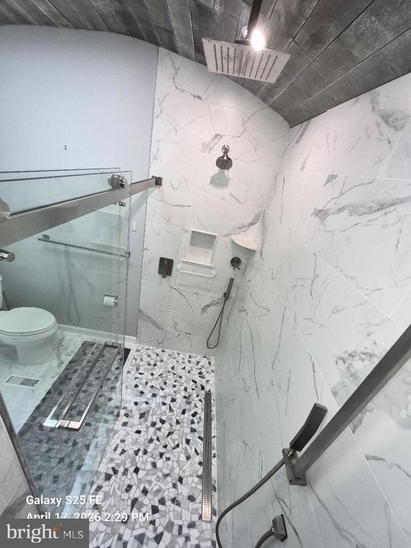 Image 11 of property listing at 220 OCEAN, Ocean Pines, MD 21811