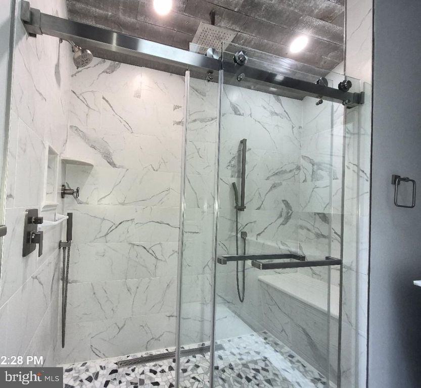 Image 12 of property listing at 220 OCEAN, Ocean Pines, MD 21811