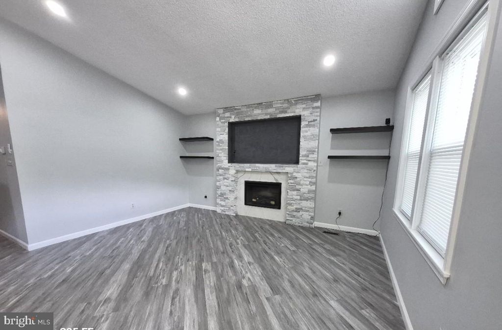 Image 8 of property listing at 220 OCEAN, Ocean Pines, MD 21811