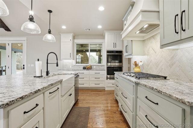 12937 S 28th Place, Bixby, OK 74008