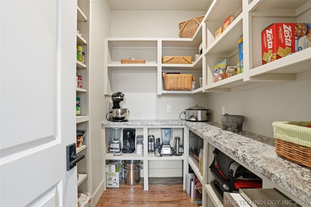 12937 S 28th Place, Bixby, OK 74008