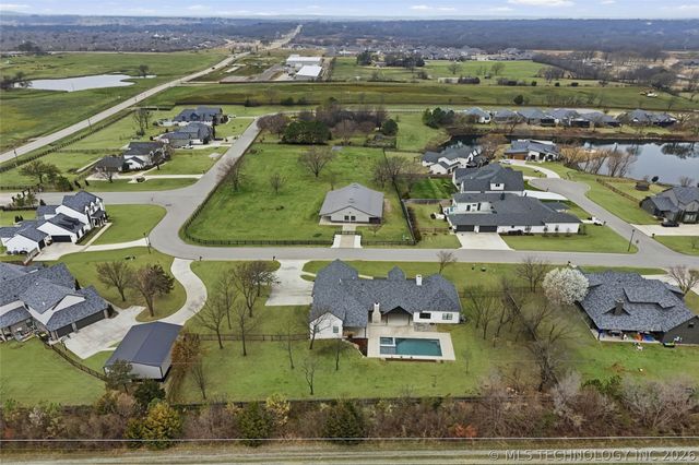 12937 S 28th Place, Bixby, OK 74008