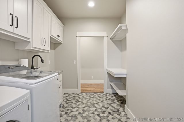 12937 S 28th Place, Bixby, OK 74008