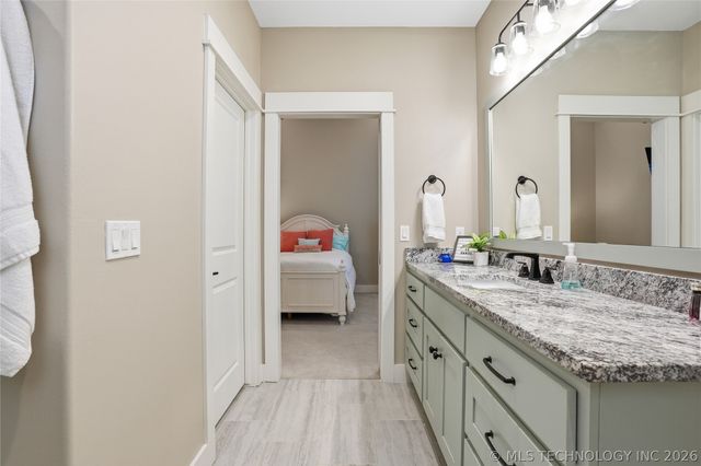 12937 S 28th Place, Bixby, OK 74008