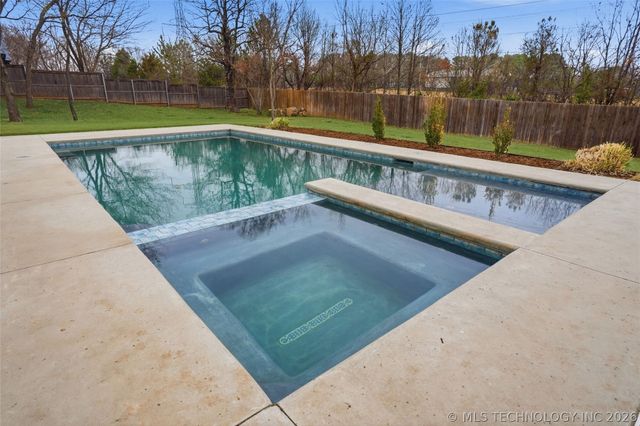 12937 S 28th Place, Bixby, OK 74008