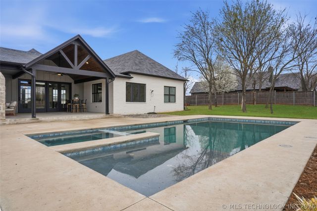 12937 S 28th Place, Bixby, OK 74008