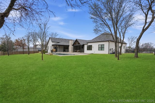 12937 S 28th Place, Bixby, OK 74008