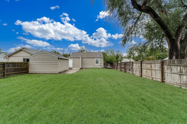 1502 S Martinson St, Wichita, KS 67213