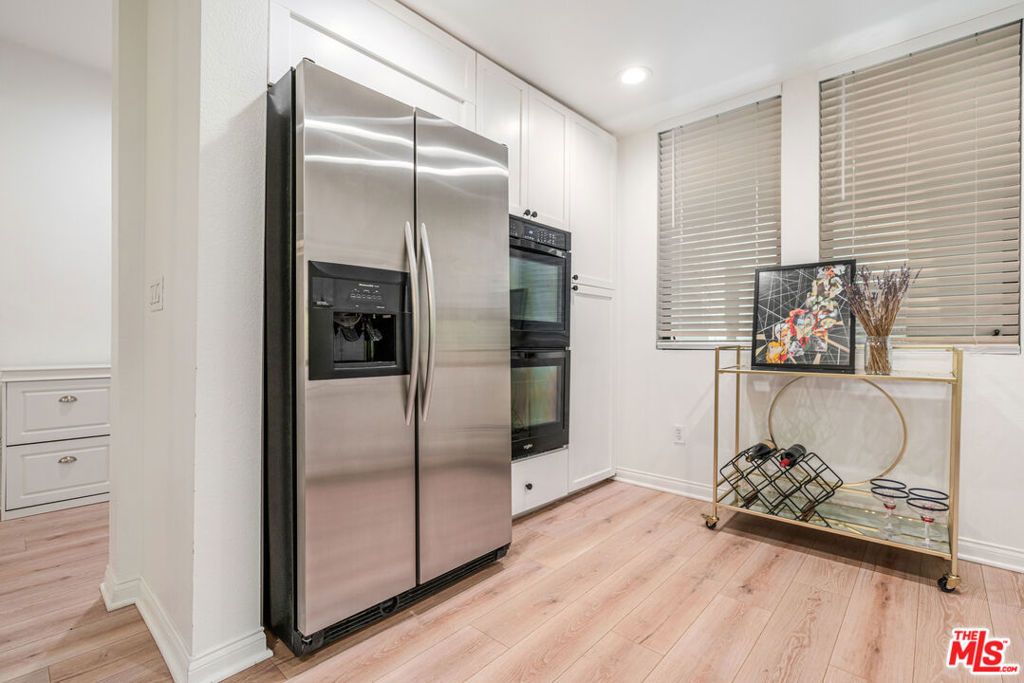 Image 11 of property listing at 5625 Crescent Park 126, Playa Vista, CA 90094