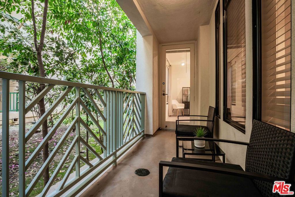 Image 21 of property listing at 5625 Crescent Park 126, Playa Vista, CA 90094