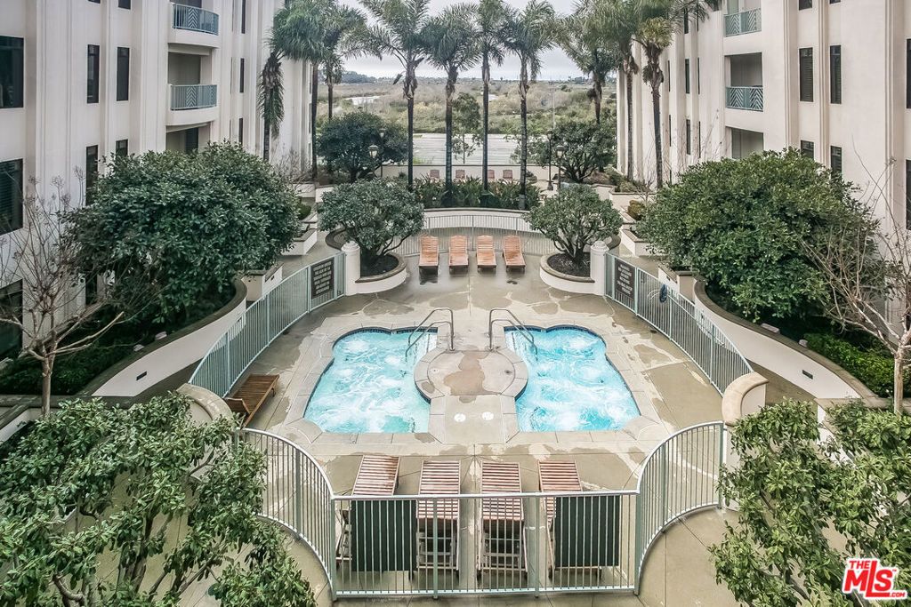 Image 23 of property listing at 5625 Crescent Park 126, Playa Vista, CA 90094