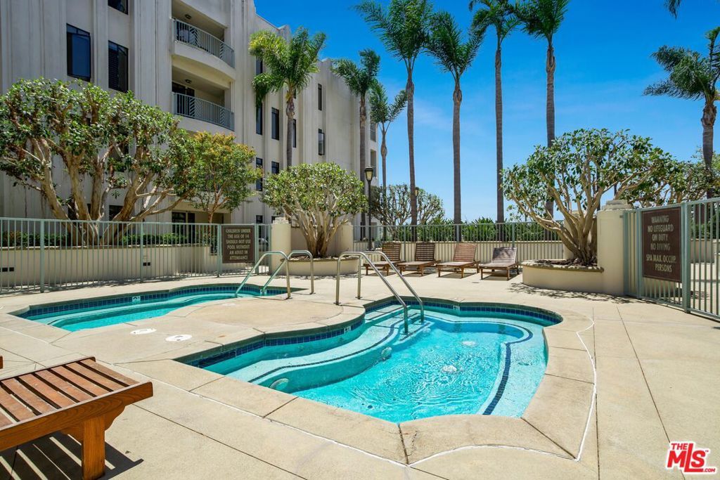 Image 24 of property listing at 5625 Crescent Park 126, Playa Vista, CA 90094