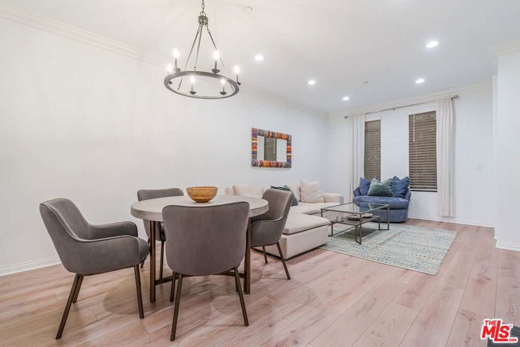 Image 3 of property listing at 5625 Crescent Park 126, Playa Vista, CA 90094