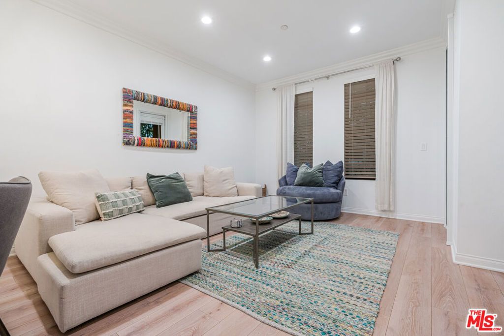 Image 4 of property listing at 5625 Crescent Park 126, Playa Vista, CA 90094