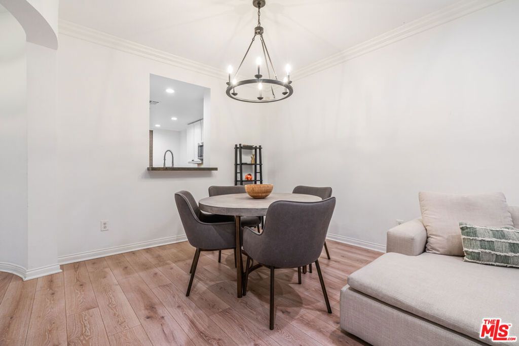 Image 7 of property listing at 5625 Crescent Park 126, Playa Vista, CA 90094