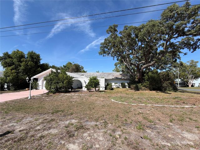 348 HAMPSHIRE AVENUE, Spring Hill, FL 34606