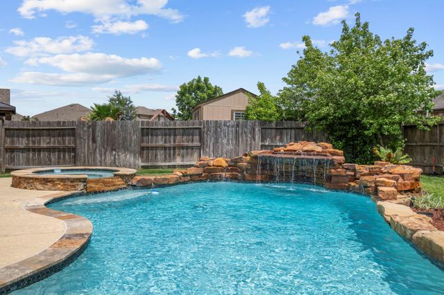 8015 Grove Sky Court, Richmond, TX 77407