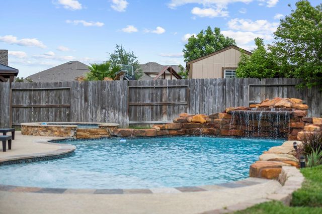 8015 Grove Sky Court, Richmond, TX 77407