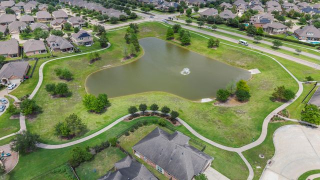8015 Grove Sky Court, Richmond, TX 77407