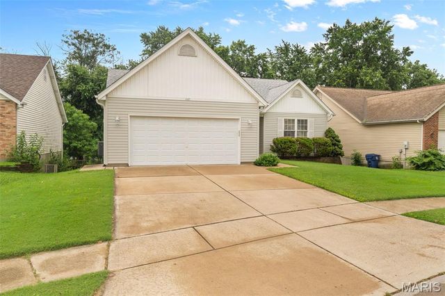 440 Raymond Drive, Florissant, MO 63031