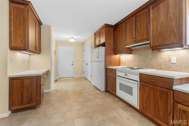 440 Raymond Drive, Florissant, MO 63031
