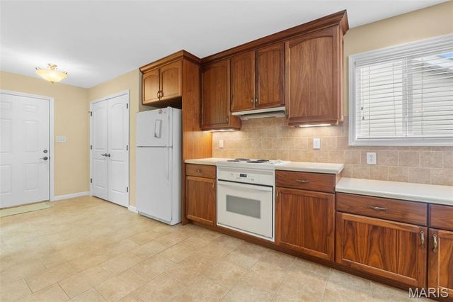 440 Raymond Drive, Florissant, MO 63031