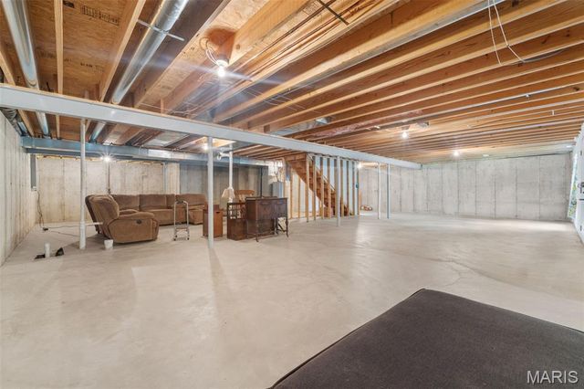 440 Raymond Drive, Florissant, MO 63031
