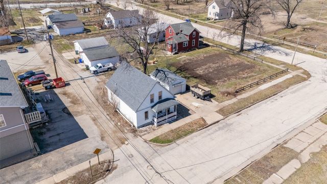 718 4th Street NW, Cedar Rapids, IA 52405