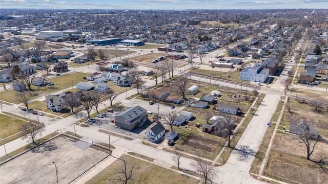 718 4th Street NW, Cedar Rapids, IA 52405