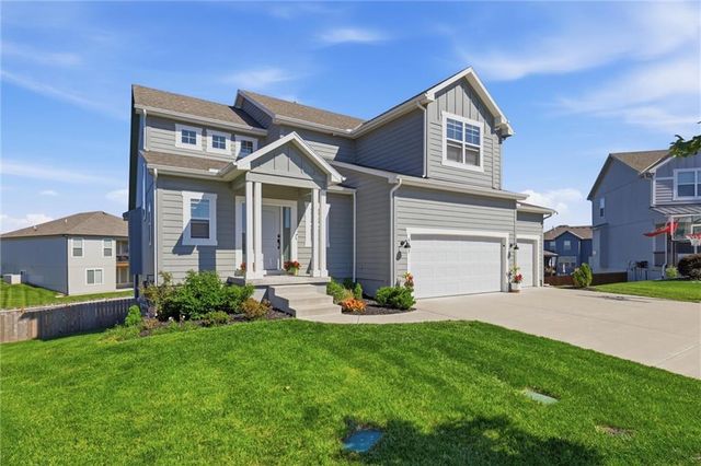 4417 SW Tanzanite Circle, Lee's Summit, MO 64082