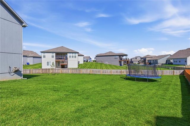4417 SW Tanzanite Circle, Lee's Summit, MO 64082